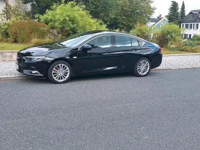Gebraucht Opel Insignia Innovation 165 PS (121 kW) 2019 Schwarz Limousine