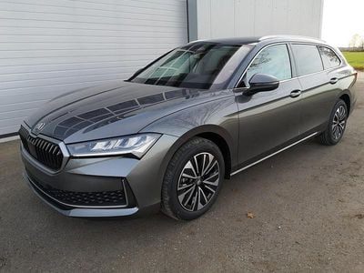 Cobaldblau metallic Neu 2025 Skoda Superb Selection Kombi | 46.340 € (Guter Preis)