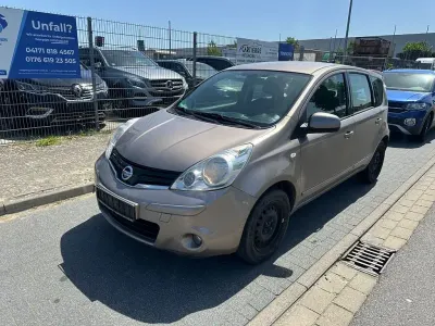 Gebraucht Nissan Note Acenta 88 PS (64 kW) 2011 Cafe latte Kleinwagen