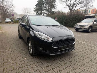 Schwarz Gebraucht 2017 Ford Fiesta Celebration Limousine | 6.700 € (Fairer Preis)