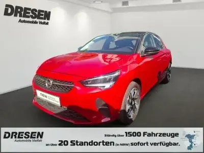 Używany Opel Corsa-e Elegance 100 kW (136 KM) 2022 Czerwony Hatchback