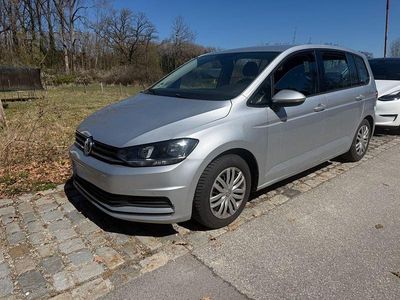 Gebraucht VW Touran Trendline 110 PS (80 kW) 2016 Silber Van / Kleinbus
