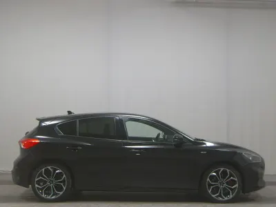 Gebraucht Ford Focus ST-Line 150 PS (110 kW) 2020 Schwarz Limousine