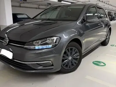 Gebraucht VW Golf VII Comfortline 150 PS (110 kW) 2017 Grau Limousine