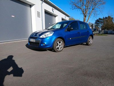 Gebraucht Renault Clio II Expression 75 PS (55 kW) 2010 Blau Kleinwagen