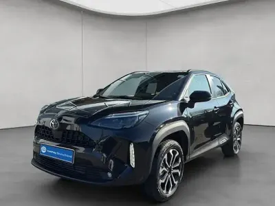 Neu Toyota Yaris Cross Style 130 PS (95 kW) 2025 Grau SUV