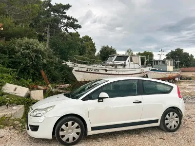 Używany Citroën C4 88 KM (64 kW) 2009 Biały Coupe