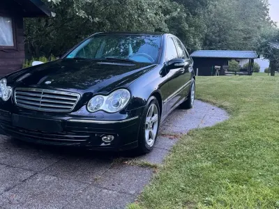 Gebraucht Mercedes C200 163 PS (119 kW) 2004 Schwarz Limousine