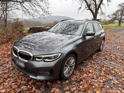 Gebraucht BMW 330 Sport Line 286 PS (210 kW) 2022 Grau Kombi