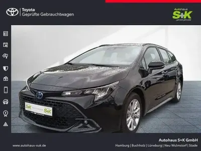 Używany Toyota Corolla Business Edition 141 KM (103 kW) 2025 Czarny Kombi