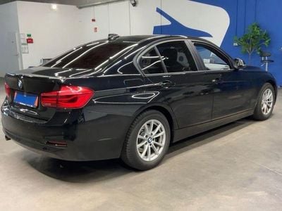 Schwarz Gebraucht 2016 BMW 318 Sport Line Limousine | 15.800 € (Fairer Preis)