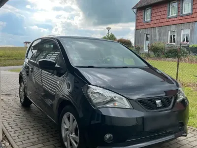 Gebraucht Seat Mii 60 PS (44 kW) 2013 Schwarz Kleinwagen