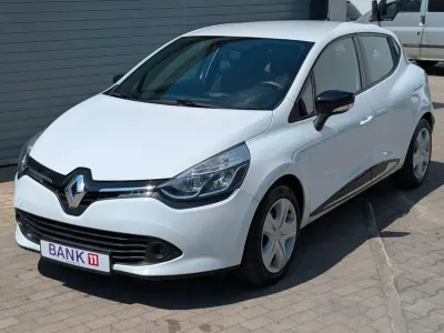 Używany Renault Clio IV LIMITED 90 KM (66 kW) 2016 Biały Hatchback