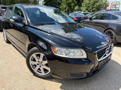 Gebraucht Volvo V50 Drive Kinetic 109 PS (80 kW) 2010 Schwarz Kombi