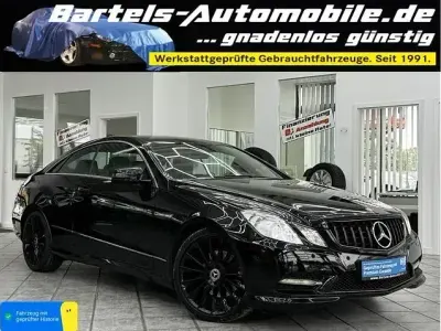 Gebraucht Mercedes E350 AMG line 265 PS (194 kW) 2012 Schwarz Coupé