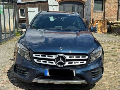 Mercedes GLA220