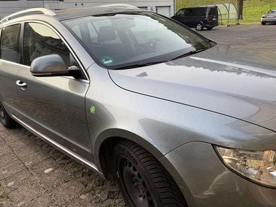 Gebraucht Skoda Superb GreenLine 105 PS (77 kW) 2011 Grau Kombi