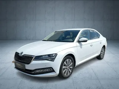 Gebraucht Skoda Superb Style 150 PS (110 kW) 2023 Weiß Limousine