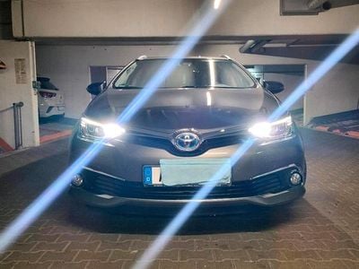 Toyota Auris Hybrid