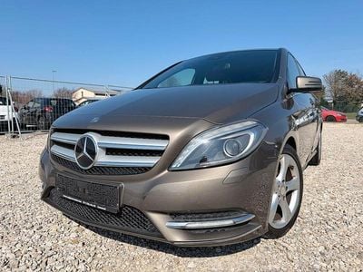Usata Mercedes B200 136 CV (100 kW) 2013 Grigio Monovolume