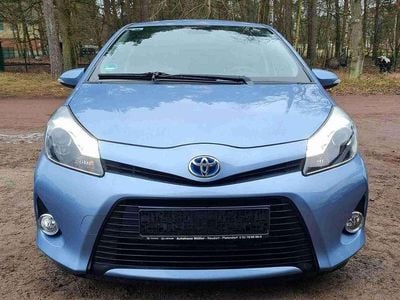 Gebraucht Toyota Yaris Hybrid Edition 75 PS (55 kW) 2014 Blau Limousine
