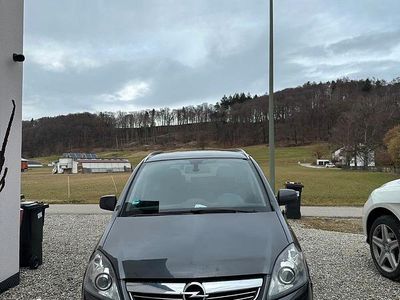 Gebraucht Opel Zafira 110 PS (80 kW) 2011 Grau Van / Kleinbus