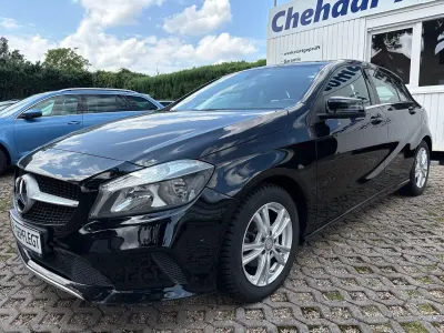 Gebraucht Mercedes A180 109 PS (80 kW) 2016 Schwarz Kleinwagen