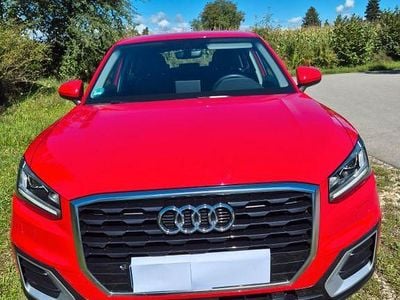 Gebraucht Audi Q2 Design 150 PS (110 kW) 2018 Rot SUV