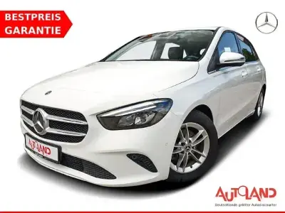 Gebraucht Mercedes B180 Style 136 PS (100 kW) 2019 Weiß Van / Kleinbus