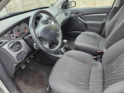 Gebraucht Ford Focus 101 PS (74 kW) 2002 Silber Limousine