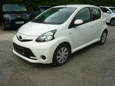 Gebraucht Toyota Aygo Cool 68 PS (50 kW) 2014 Weiß Kleinwagen