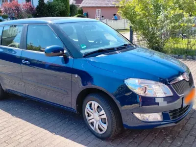 Gebraucht Skoda Fabia Ambition 69 PS (50 kW) 2014 Blau Kleinwagen