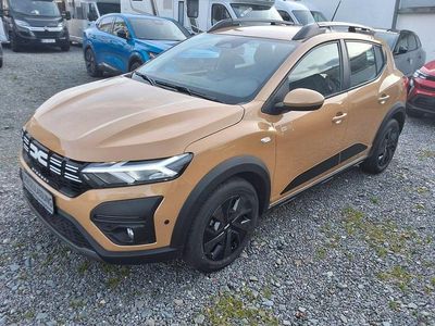 Neu Dacia Sandero Expression 101 PS (74 kW) 2025 Blau SUV