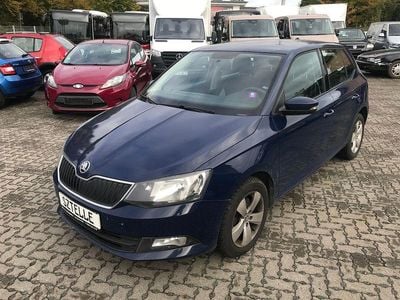 Blau Gebraucht 2015 Skoda Fabia Ambition Kleinwagen | 4.999 € (Guter Preis)