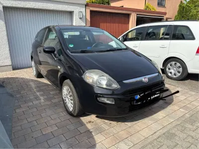 Gebraucht Fiat Grande Punto 69 PS (50 kW) 2011 Schwarz Kleinwagen