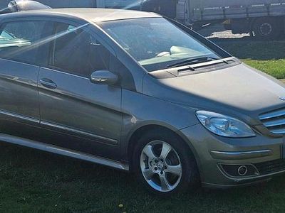 Mercedes B180