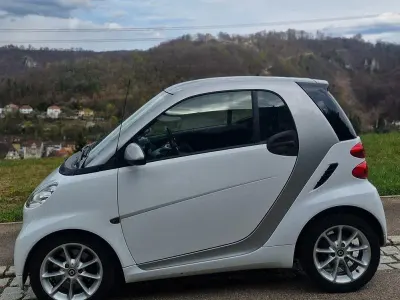 Używany Smart ForTwo Coupé Passion 71 KM (52 kW) 2010 Biały Coupe