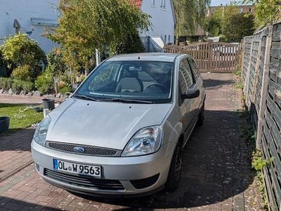 Second-hand Ford Fiesta 60 CP (44 kW) 2005 Argintiu Hatchback