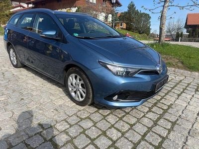 Begagnad Toyota Auris Touring Sports Comfort 116 HK (85 kW) 2018 Blå Kombi