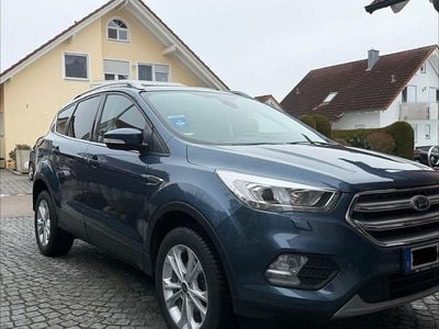 Gebraucht Ford Kuga Trend 150 PS (110 kW) 2019 Blau SUV