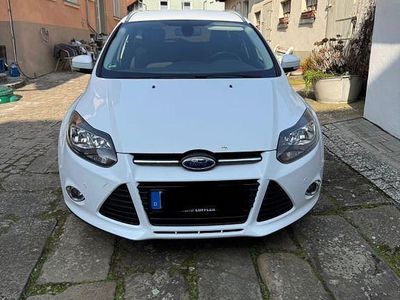 Gebraucht Ford Focus SYNC Edition 140 PS (102 kW) 2014 Weiß Limousine