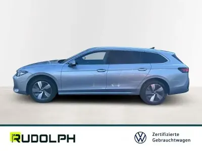 Gebraucht VW Passat Business 150 PS (110 kW) 2024 Oyster silver metallic Kombi