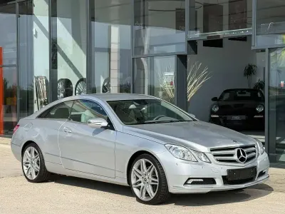 Gebraucht Mercedes E350 AMG 292 PS (214 kW) 2009 Iridiumsilber  metalliclack Limousine