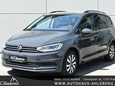 Gebraucht VW Touran Comfortline 150 PS (110 kW) 2024 Uranograu Van / Kleinbus