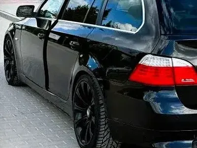 Gebraucht BMW 520 Exclusive 178 PS (130 kW) 2010 Schwarz Kombi