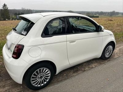 Gebraucht Fiat 500e Action 69 kW (95 PS) 2022 Weiß Kleinwagen