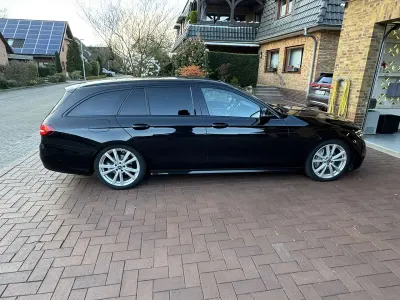 Gebraucht Mercedes E300 AMG 265 PS (194 kW) 2022 Schwarz Kombi