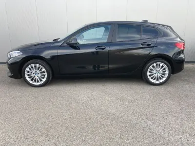 Gebraucht BMW 118 Sport Line 136 PS (100 kW) 2023 Black sapphire metallic Kleinwagen