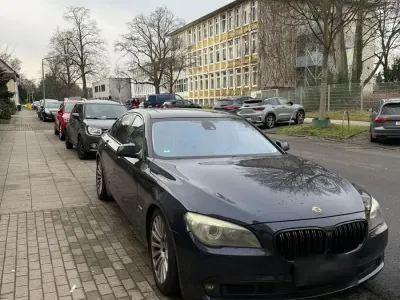 Usata BMW 750 407 CV (299 kW) 2011 Blu Berlina