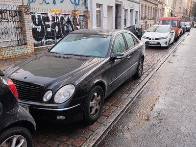 Gebraucht Mercedes E220 150 PS (110 kW) 2004 Schwarz Limousine